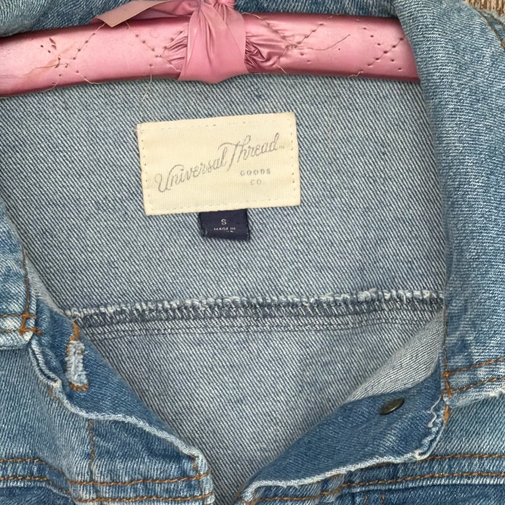 Universal Thread Classic Medium Blue Denim Jacket Size Small - Picture 6 of 12